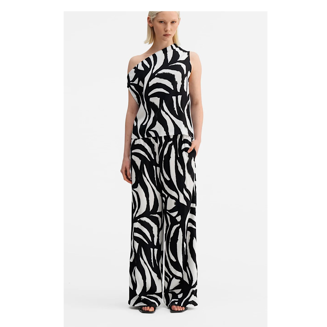 Lacy Zebra Tank - Ahlvar Gallery
